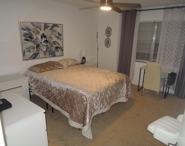 115 Lakes End Drive - Photo Thumbnail 13