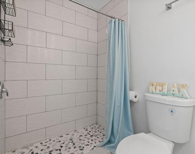 670 Hernando Street - Photo Thumbnail 7