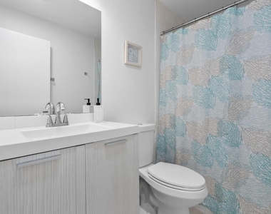 670 Hernando Street - Photo Thumbnail 9