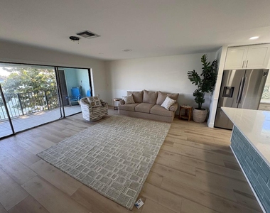 360 Wilma Circle - Photo Thumbnail 6