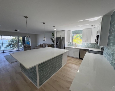 360 Wilma Circle - Photo Thumbnail 5
