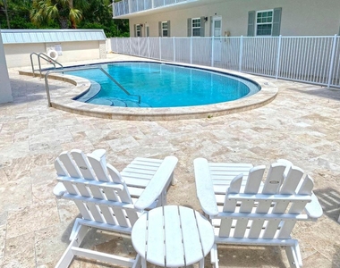 900 Jasmine Lane - Photo Thumbnail 1