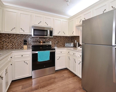 900 Jasmine Lane - Photo Thumbnail 11