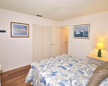 900 Jasmine Lane - Photo Thumbnail 16