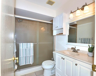 900 Jasmine Lane - Photo Thumbnail 14