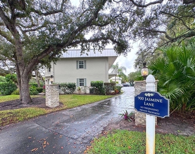 900 Jasmine Lane - Photo Thumbnail 19