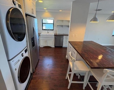 360 Wilma Circle - Photo Thumbnail 5