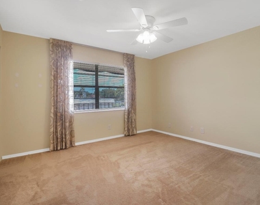 12016 Greenway Circle S - Photo Thumbnail 10