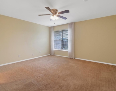 12016 Greenway Circle S - Photo Thumbnail 9