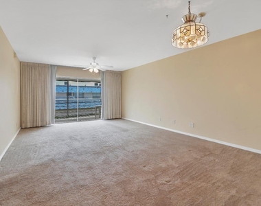 12016 Greenway Circle S - Photo Thumbnail 11