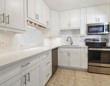 12016 Greenway Circle S - Photo Thumbnail 1