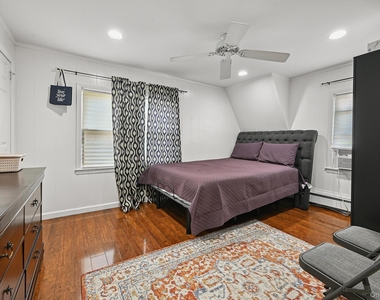 13 Herbert Avenue - Photo Thumbnail 7