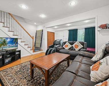 13 Herbert Avenue - Photo Thumbnail 2