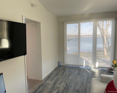 2 Sun Court - Photo Thumbnail 7