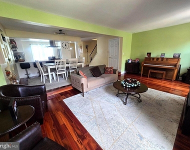 4453 Edan Mae Court - Photo Thumbnail 2