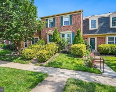 4453 Edan Mae Court - Photo Thumbnail 1