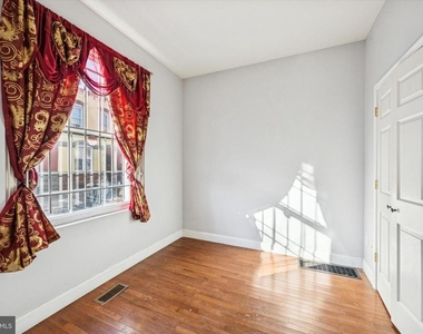 1625 Edgley Street - Photo Thumbnail 13