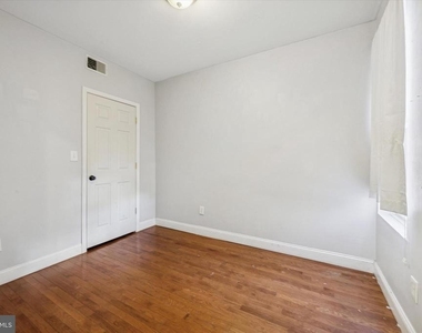1625 Edgley Street - Photo Thumbnail 3