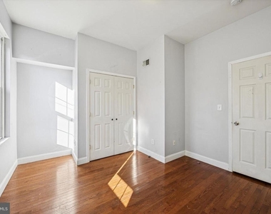 1625 Edgley Street - Photo Thumbnail 4