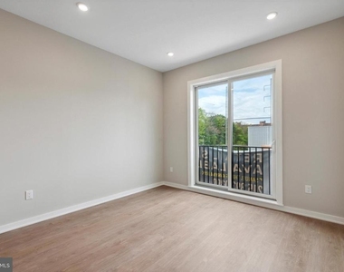 308 W Chelten Avenue - Photo Thumbnail 5