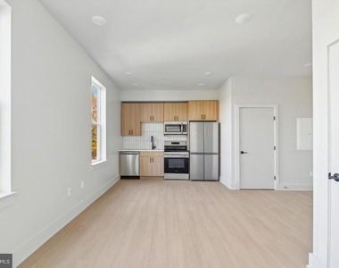 5521 Wayne Avenue - Photo Thumbnail 13
