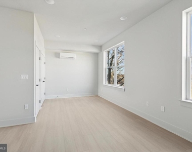 5521 Wayne Avenue - Photo Thumbnail 11