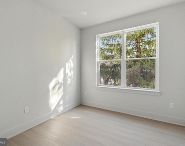 5521 Wayne Avenue - Photo Thumbnail 15