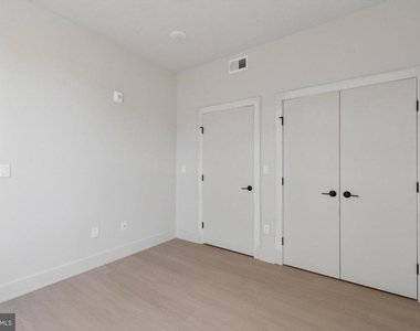 5521 Wayne Avenue - Photo Thumbnail 6