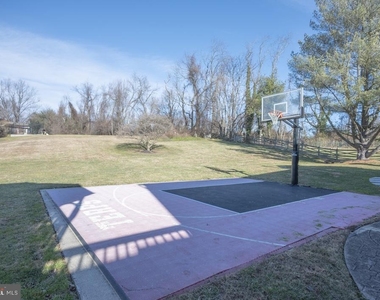 2104 Steuben Way - Photo Thumbnail 23