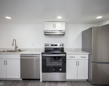 2104 Steuben Way - Photo Thumbnail 18