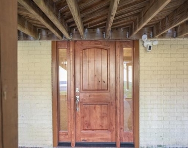 2104 Steuben Way - Photo Thumbnail 22