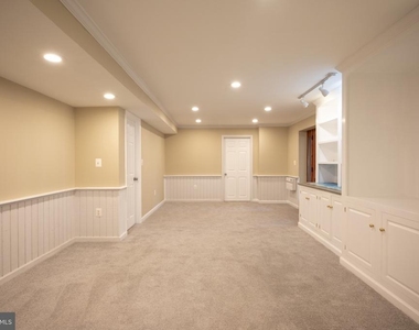 2104 Steuben Way - Photo Thumbnail 10