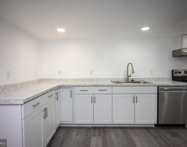 2104 Steuben Way - Photo Thumbnail 16