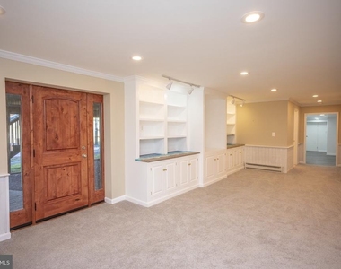 2104 Steuben Way - Photo Thumbnail 8