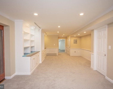 2104 Steuben Way - Photo Thumbnail 9