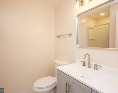 2104 Steuben Way - Photo Thumbnail 20