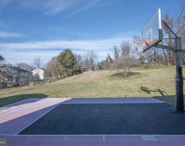 2104 Steuben Way - Photo Thumbnail 24