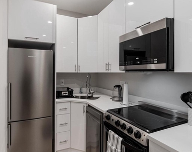 820 18th Street Ne - Photo Thumbnail 12