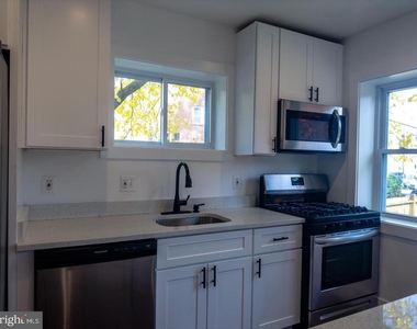 3326 12th Street Se - Photo Thumbnail 6