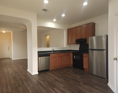 205 Beech Dr - Photo Thumbnail 2