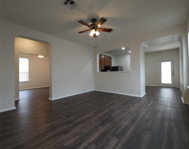 205 Beech Dr - Photo Thumbnail 3