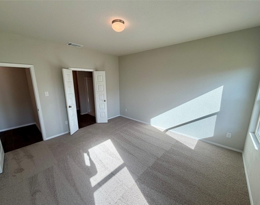 117 Rocky View Ln - Photo Thumbnail 7