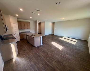 117 Rocky View Ln - Photo Thumbnail 3