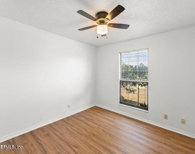 1923 Fairfax Street - Photo Thumbnail 5