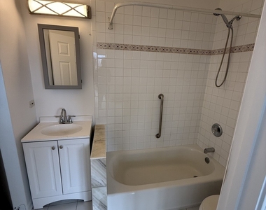 5726 S King Drive - Photo Thumbnail 11