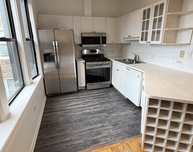 5726 S King Drive - Photo Thumbnail 1