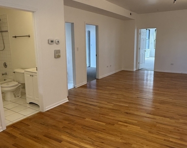 5726 S King Drive - Photo Thumbnail 2
