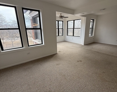 5726 S King Drive - Photo Thumbnail 10