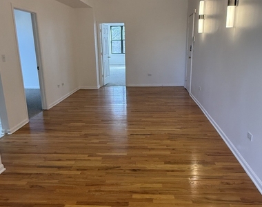 5726 S King Drive - Photo Thumbnail 3