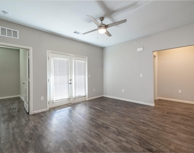 823 N Ardenwood Drive - Photo Thumbnail 7